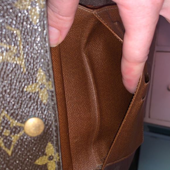 Louis Vuitton Wallet - Picture 4 of 11